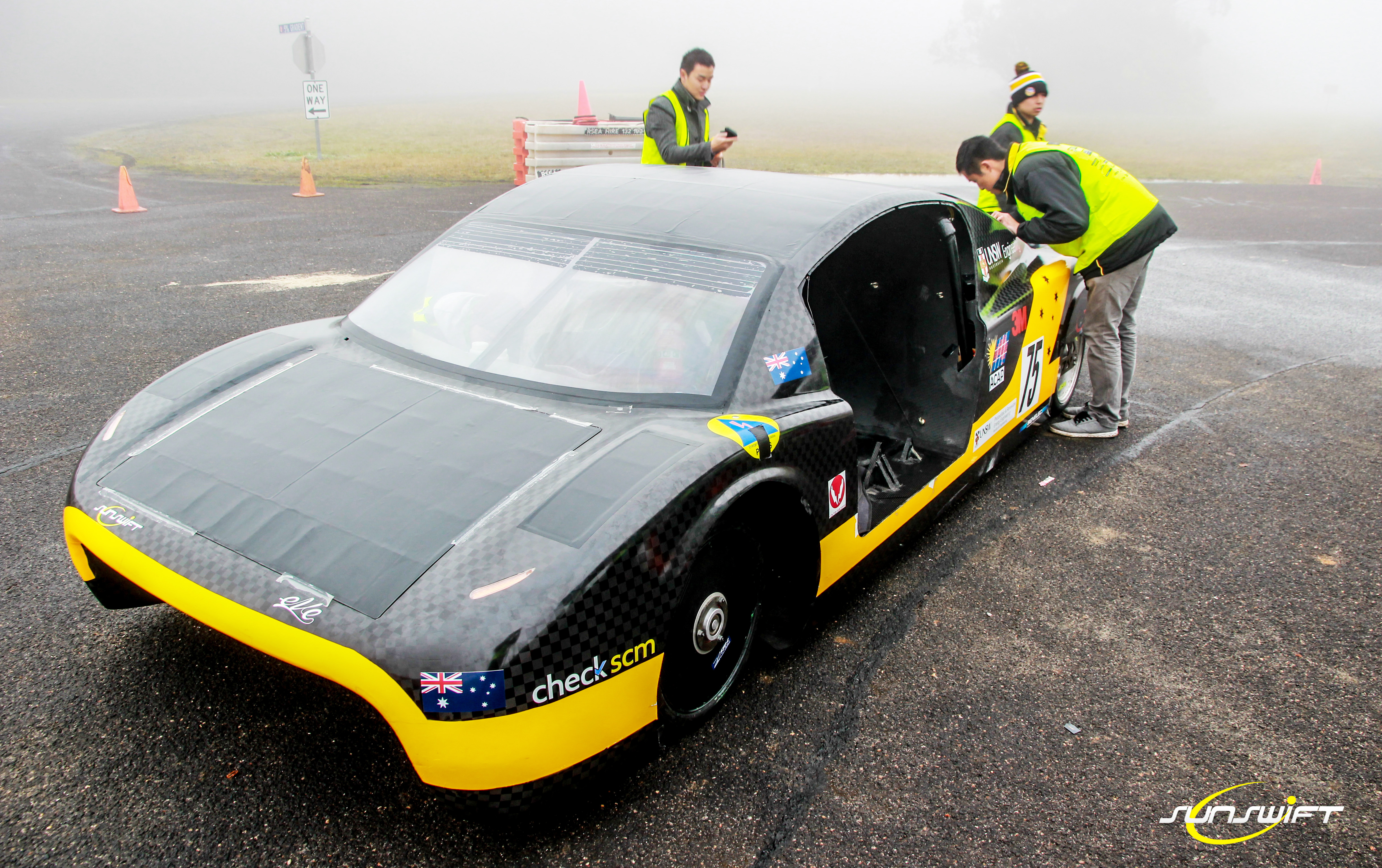 Sydney students beat world electric car speed record